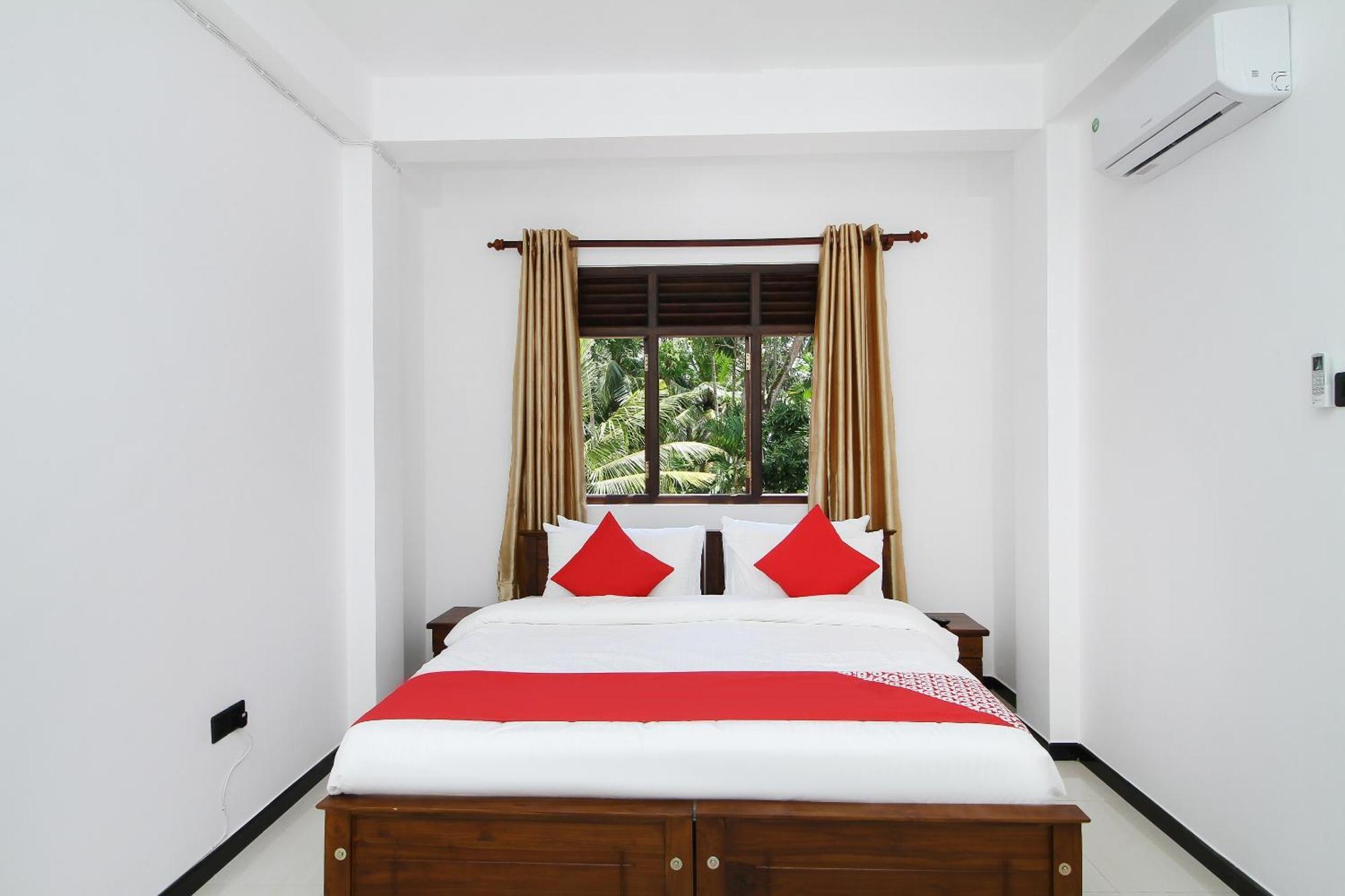 Royal Rich Villa Амбаланґода Номер фото